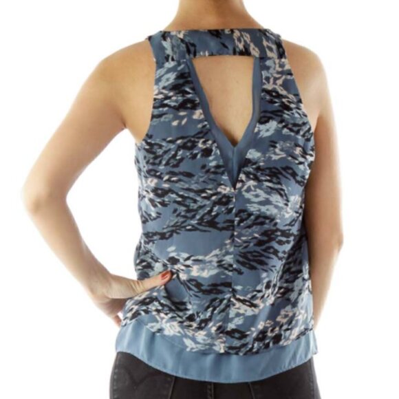 Banana Republic Blue V-Neck Sleeveless Blouse - Picture 3 of 3